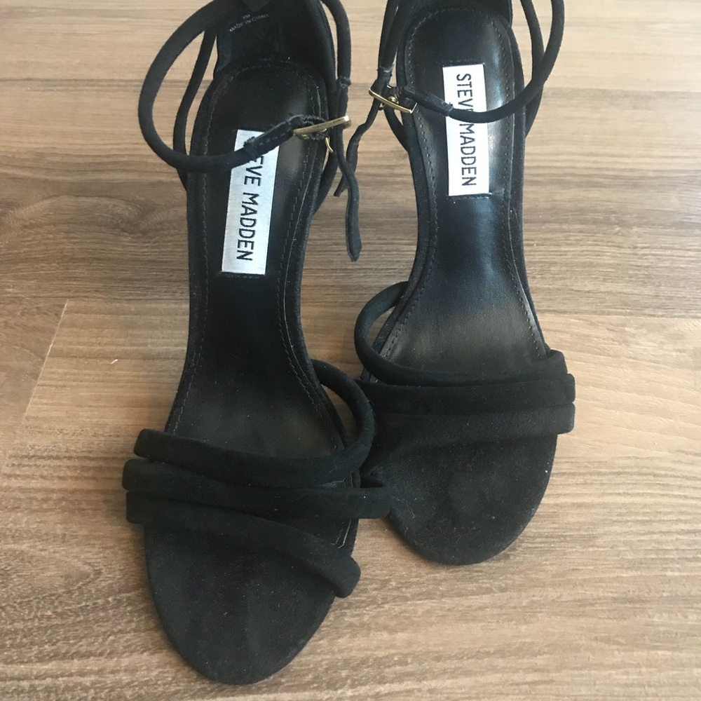 NWOT black Steve Madden heels
